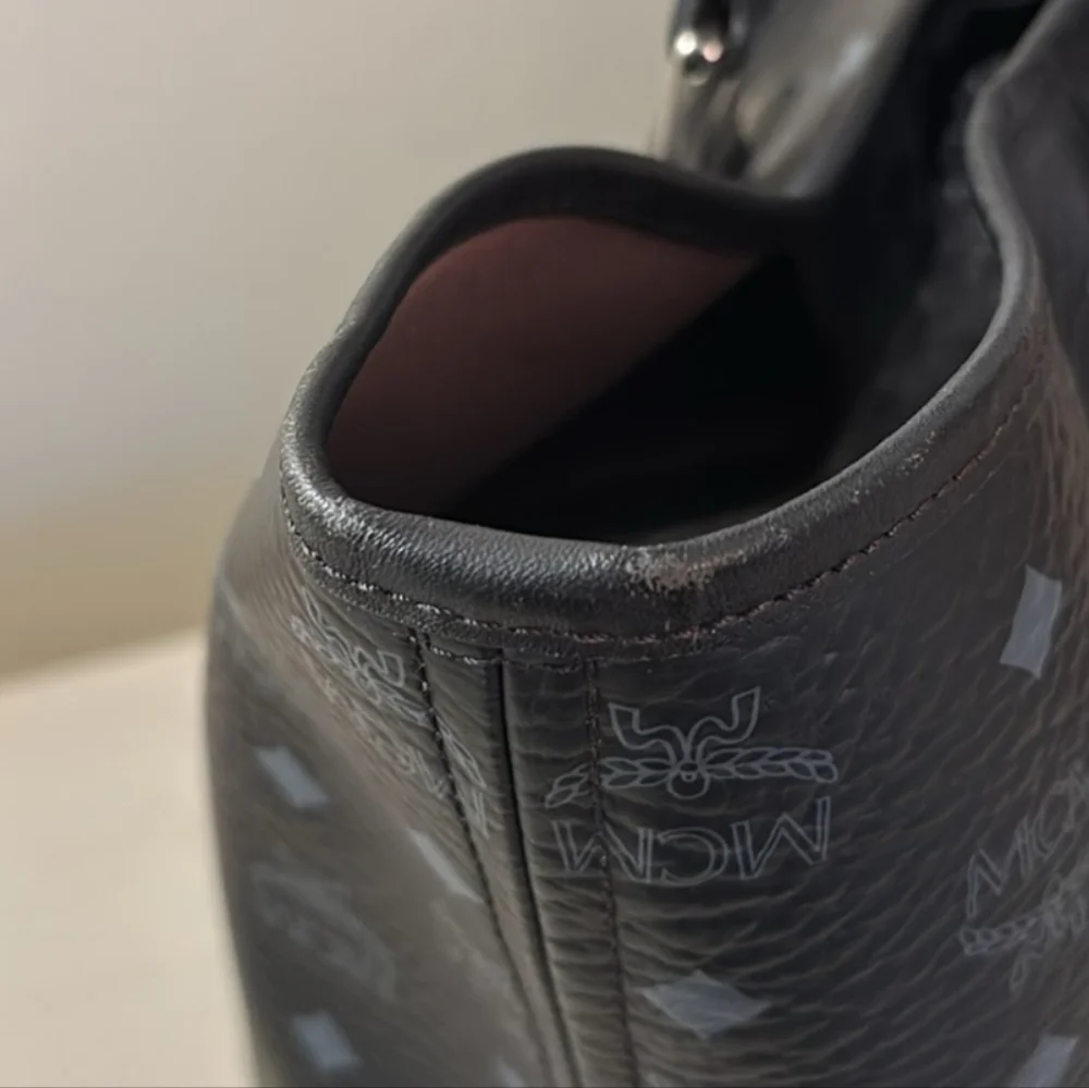 💯 Auth MCM Black Leather Tote Bag (Medium) - Picture 10 of 16